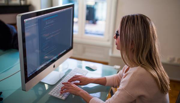 Por que terceirizar a TI da sua empresa Por que terceirizar a TI da sua empresa